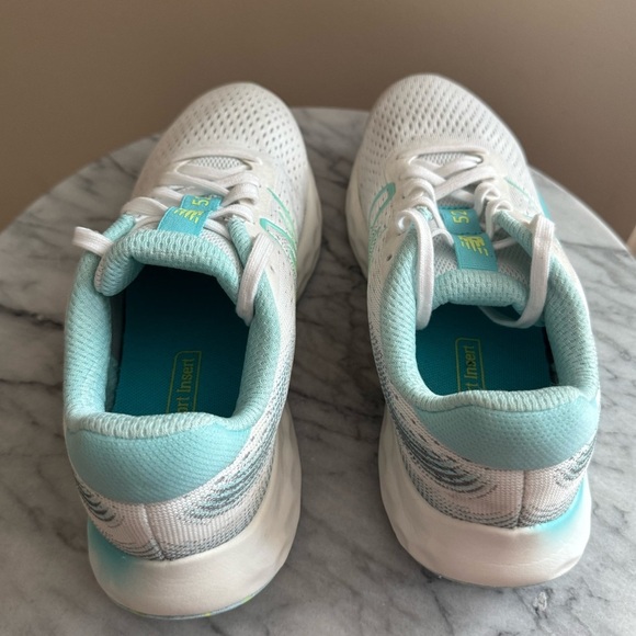 New Balance Women’s 520v8 Running Shoes Size 6 W520MW8 White Blue Athletic Shoes - Picture 5 of 8